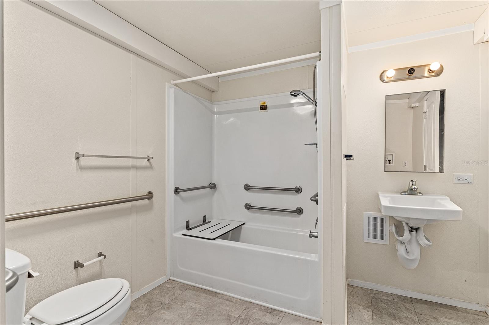 EUREKA SHORES - Residential