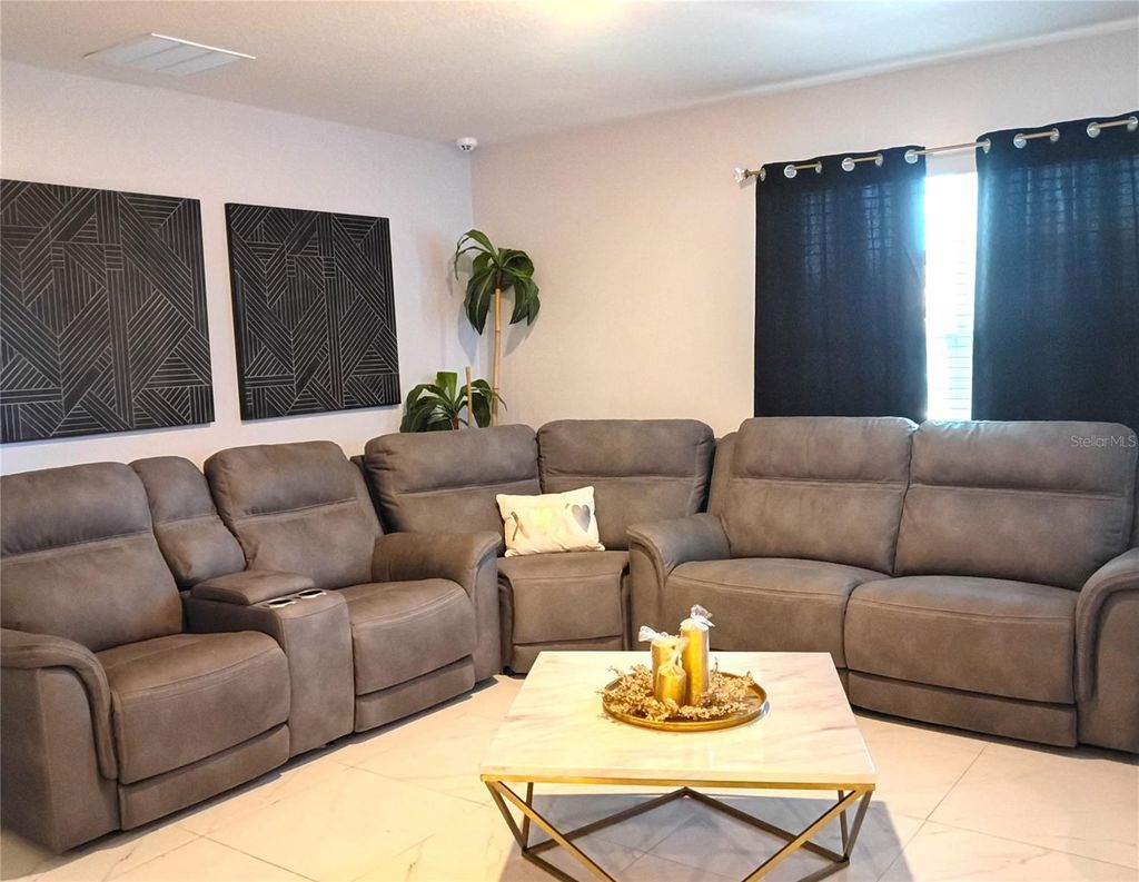 Photo of 531 Glade Court, Kissimmee, FL 34758 (MLS # L4961195)