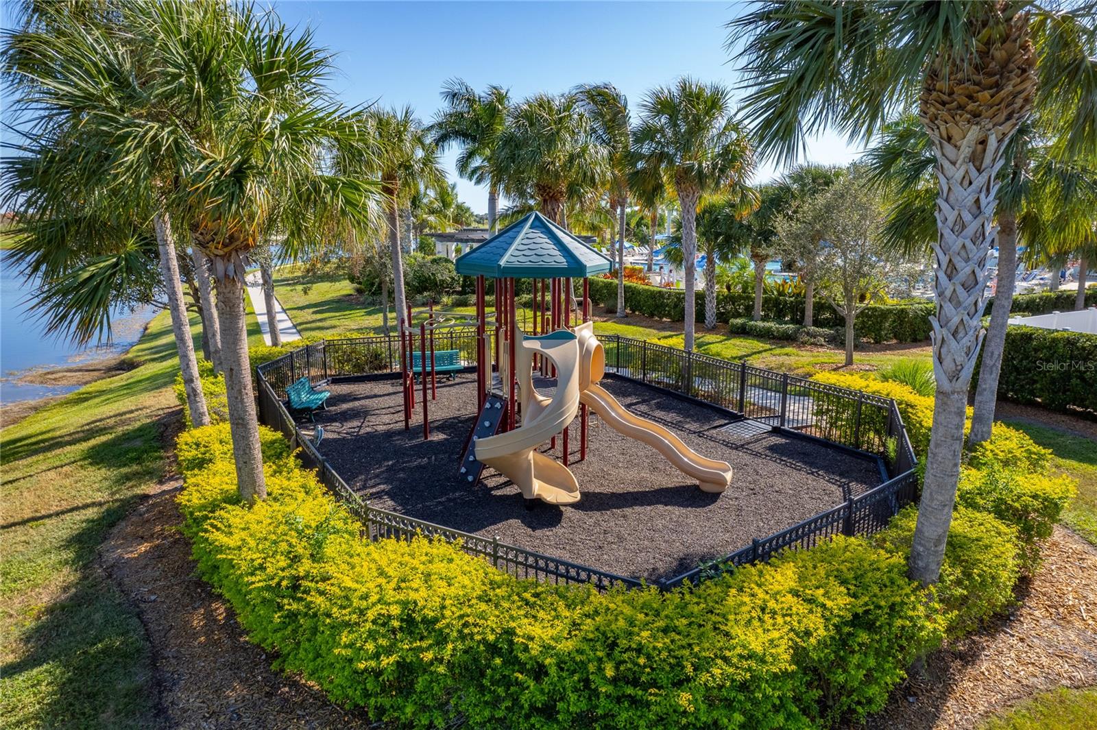 SARASOTA NATIONAL - Residential