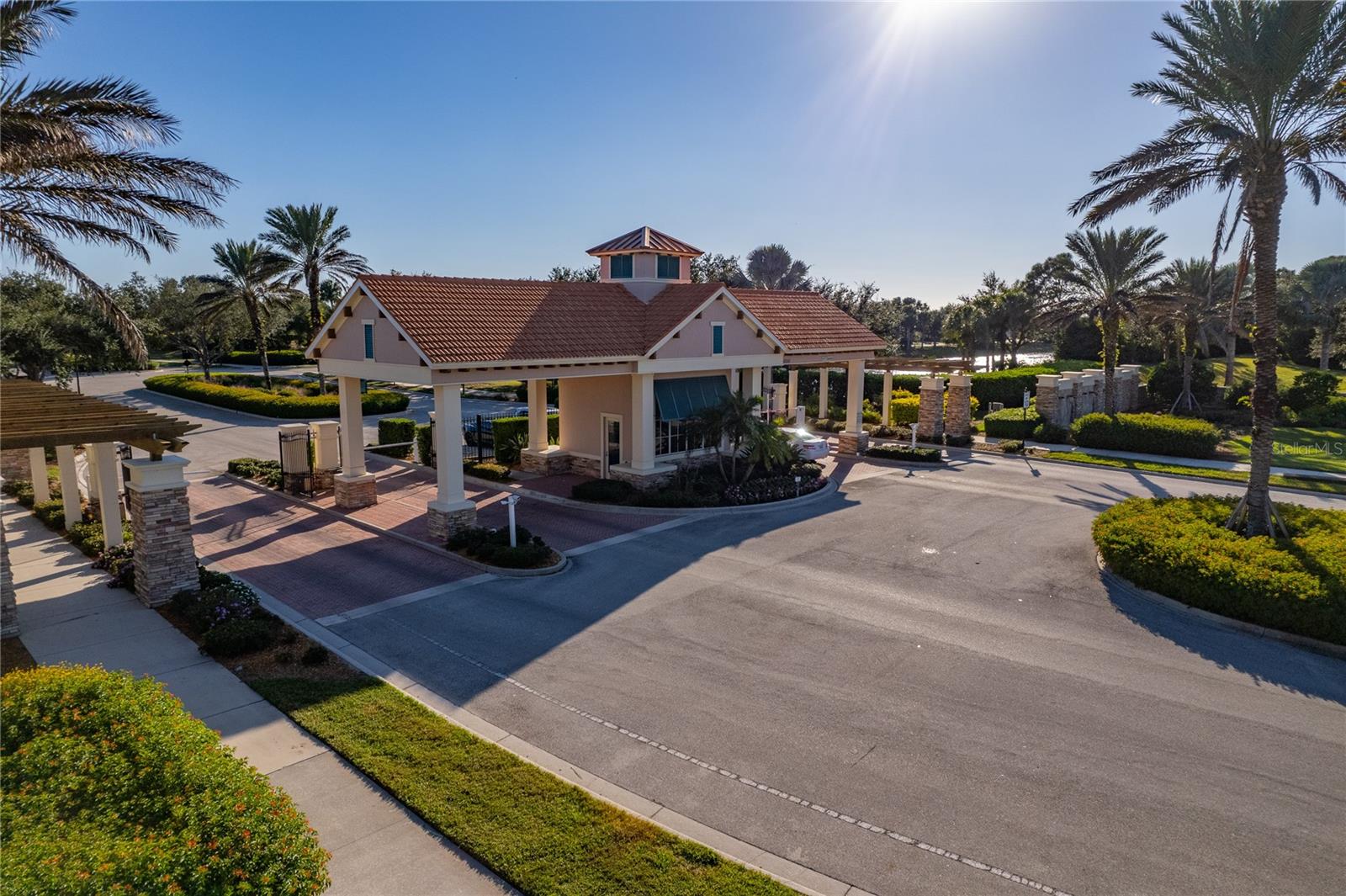 SARASOTA NATIONAL - Residential