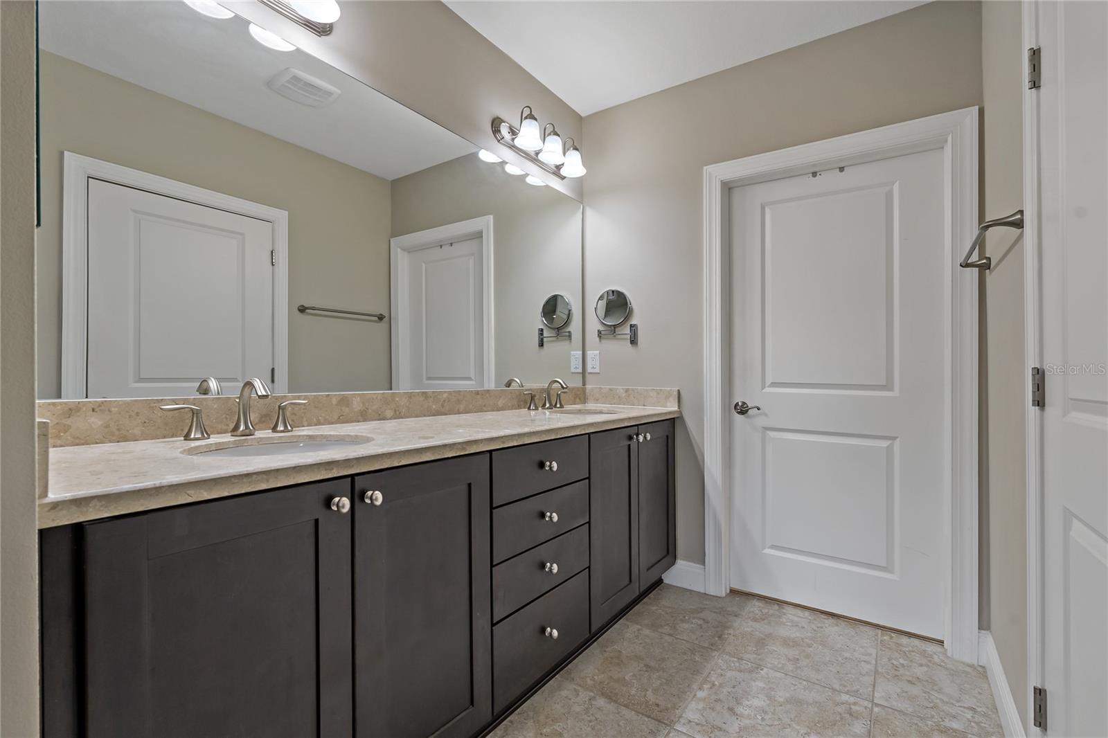 SARASOTA NATIONAL - Residential