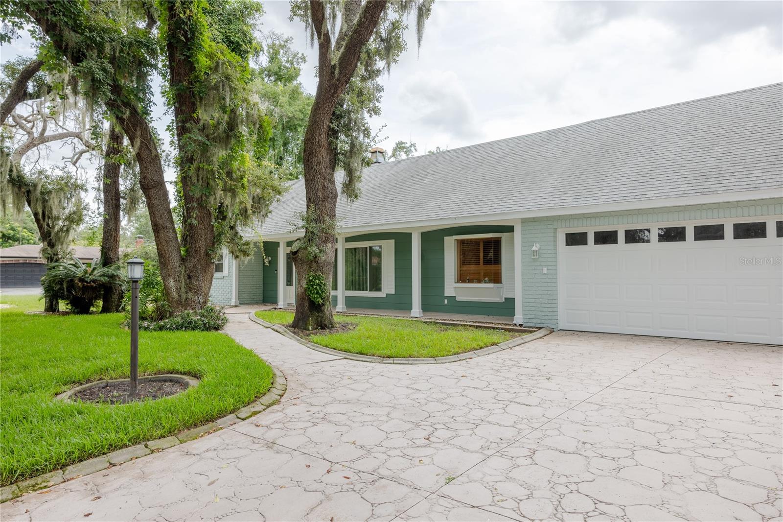 615 VALLE VISTA DRIVE