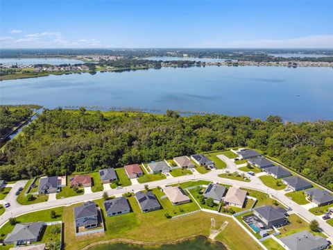 A home in LAKE ALFRED