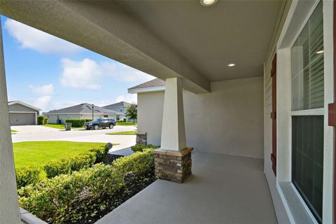 A home in LAKE ALFRED