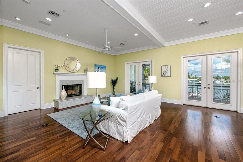 SUNSET BEACH SUB UN 3 - Residential