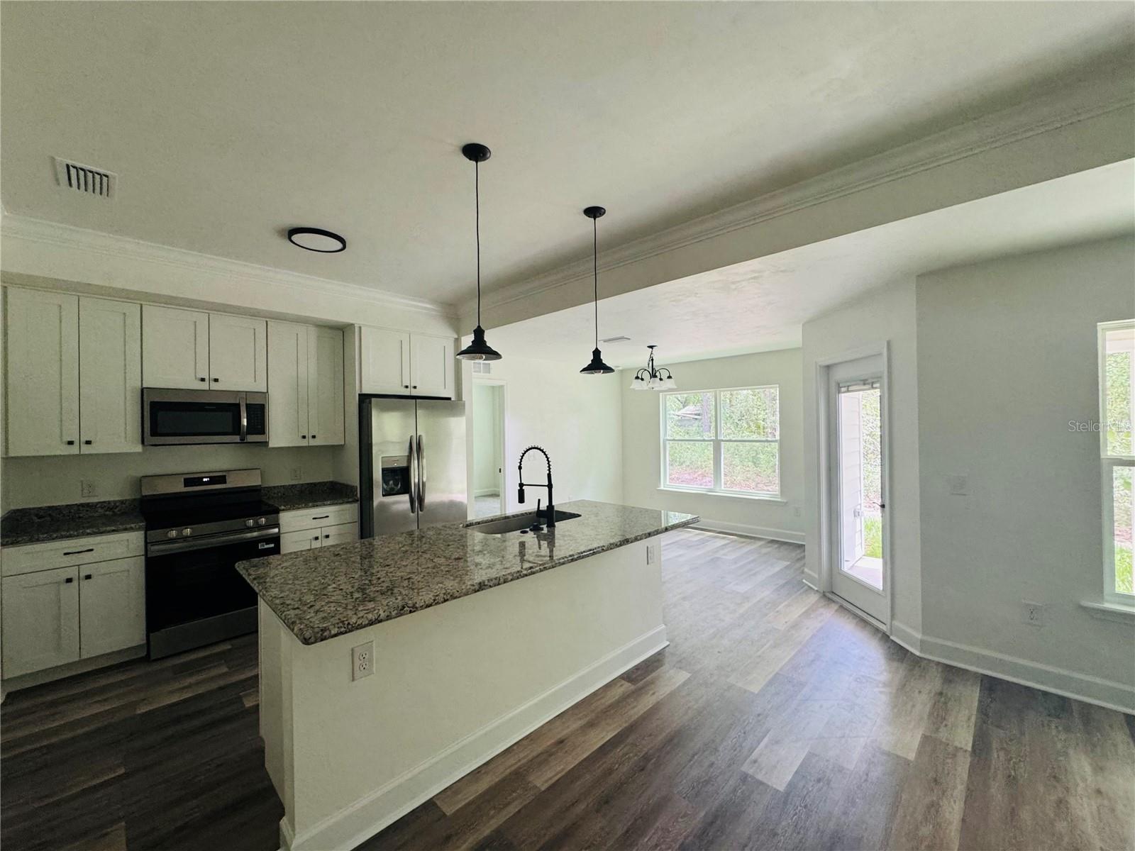 UNIVERSITY ESTATES - Residential