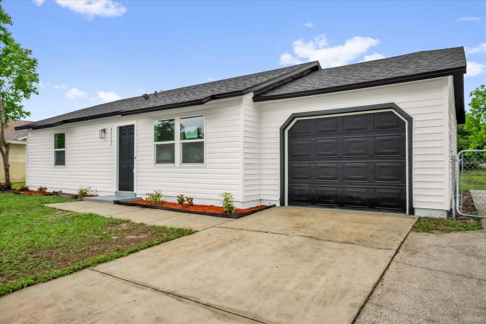 2517 OAK HOLLOW DRIVE