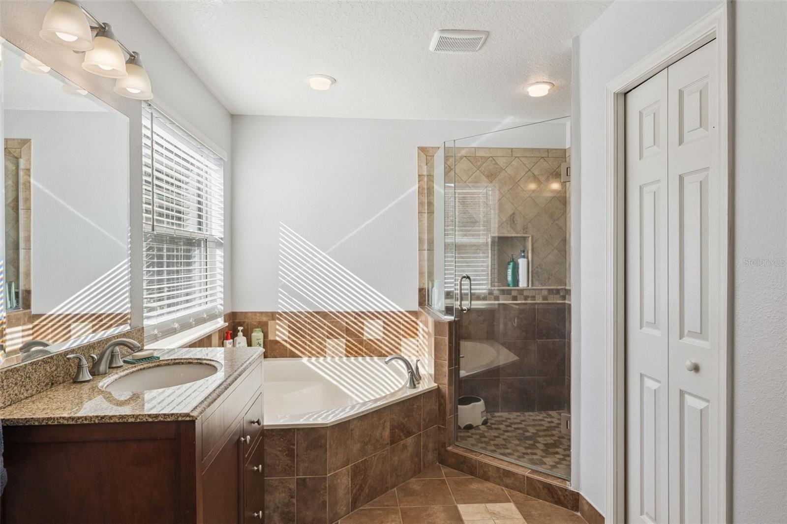 PHILLIPS OAKS - Residential