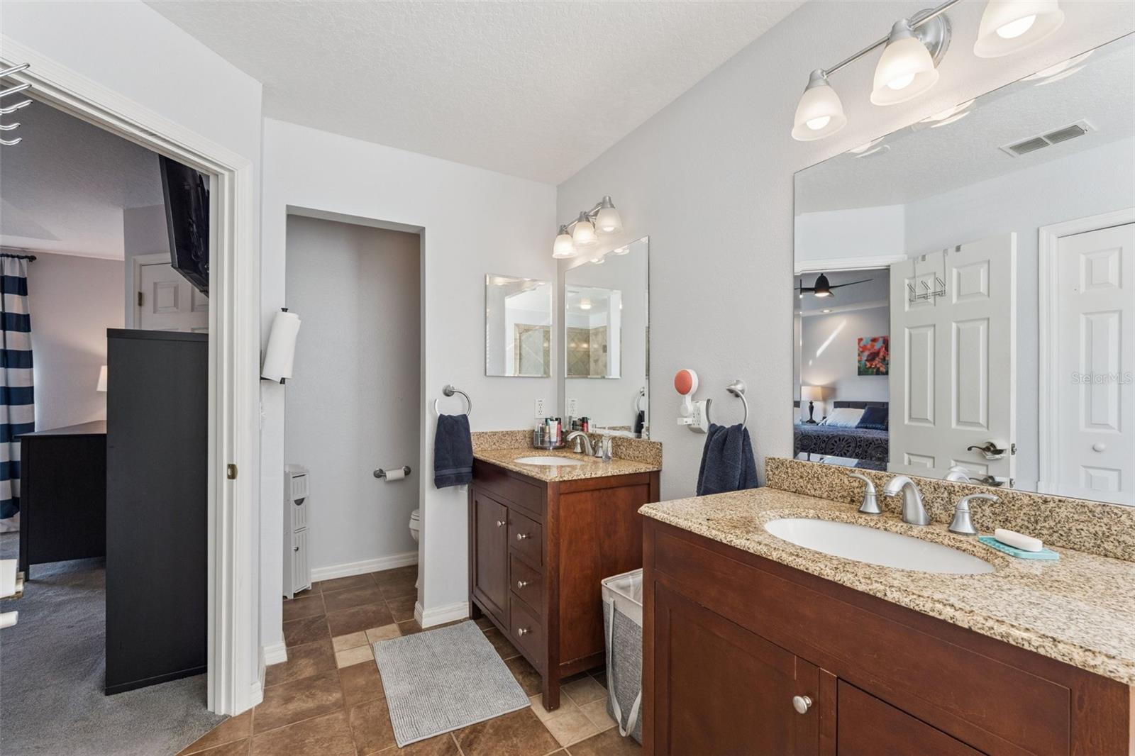 PHILLIPS OAKS - Residential