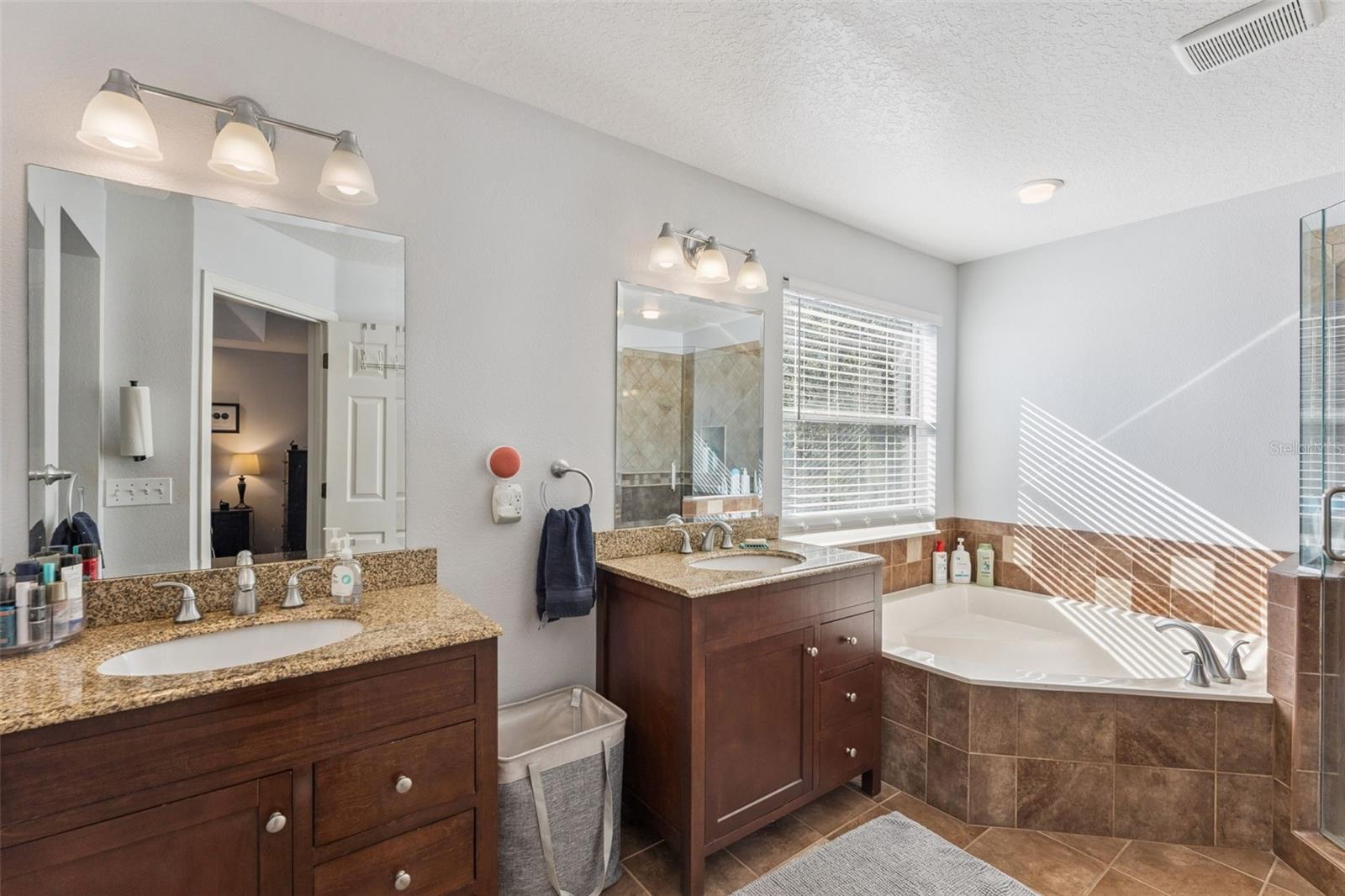 PHILLIPS OAKS - Residential