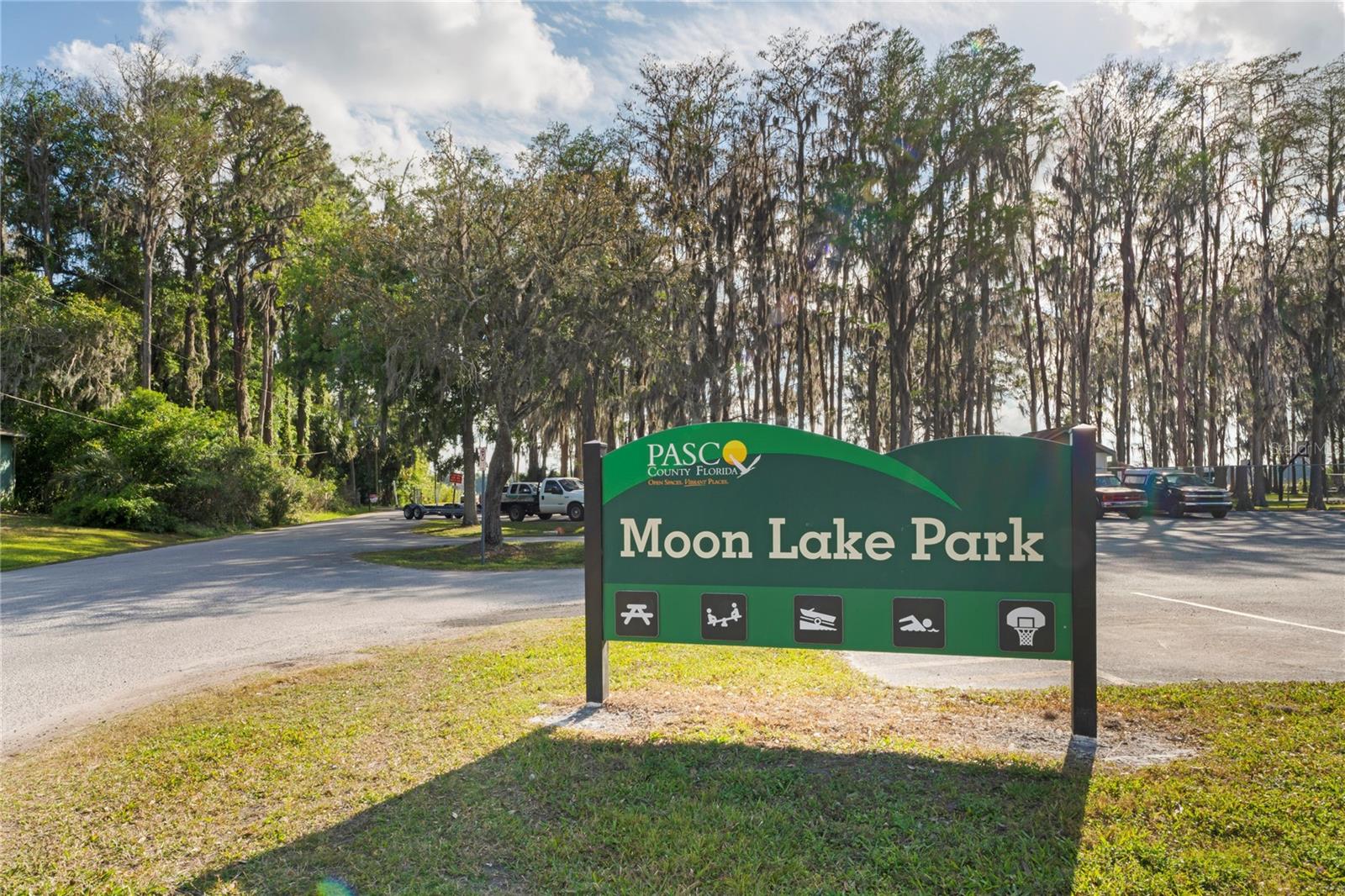 MOON LAKE ESTATES - Land