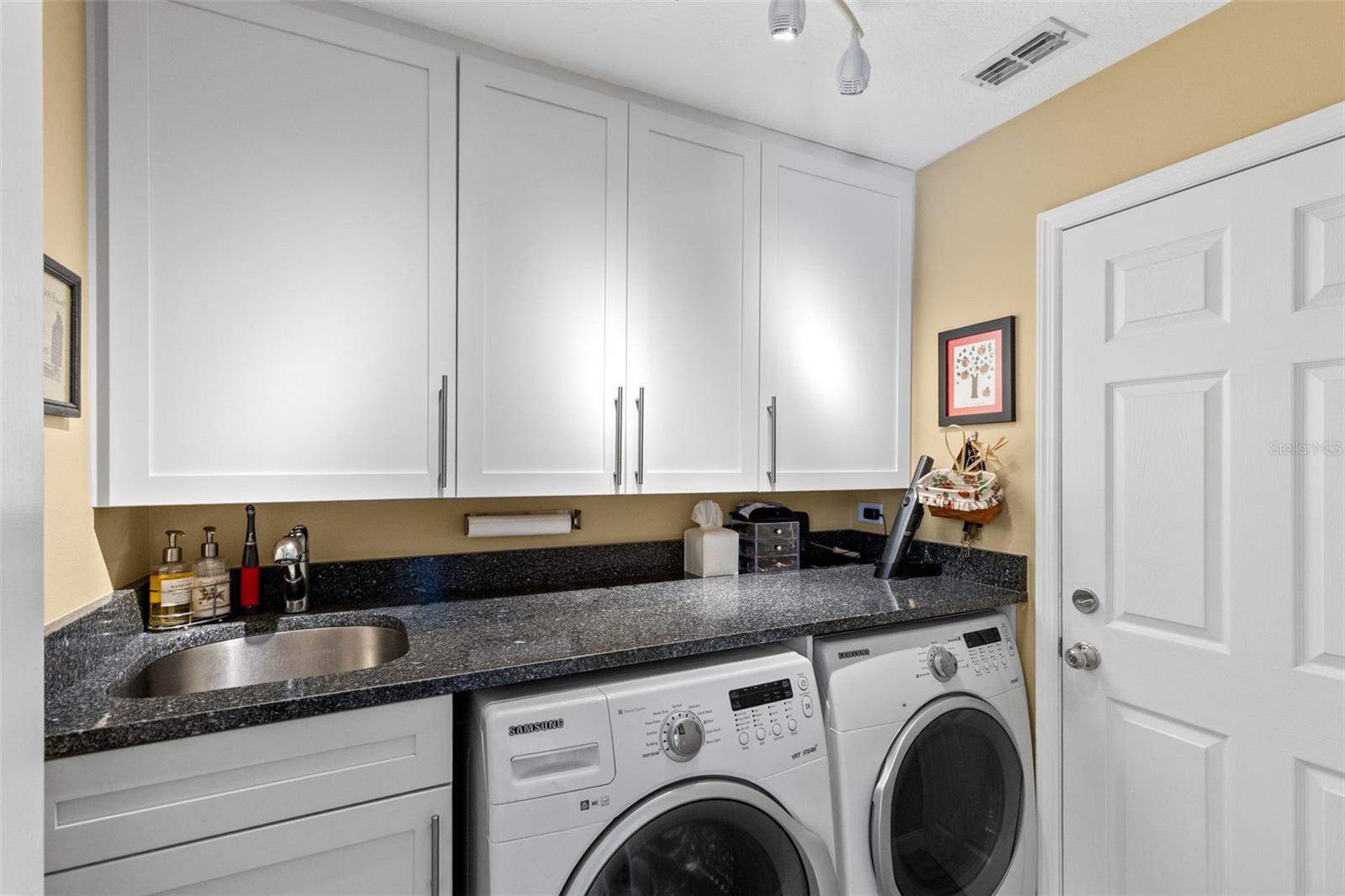 CHESTNUT RIDGE - Residential