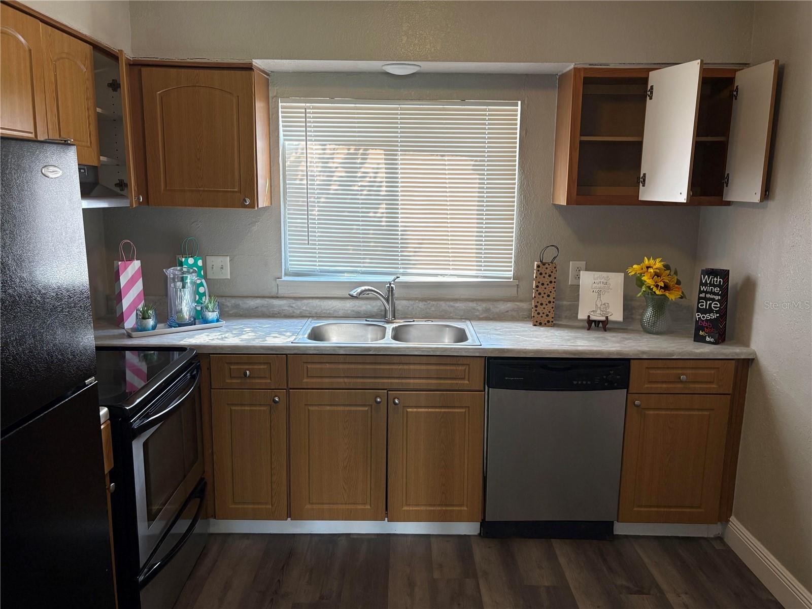 AVALON CONDO - Residential