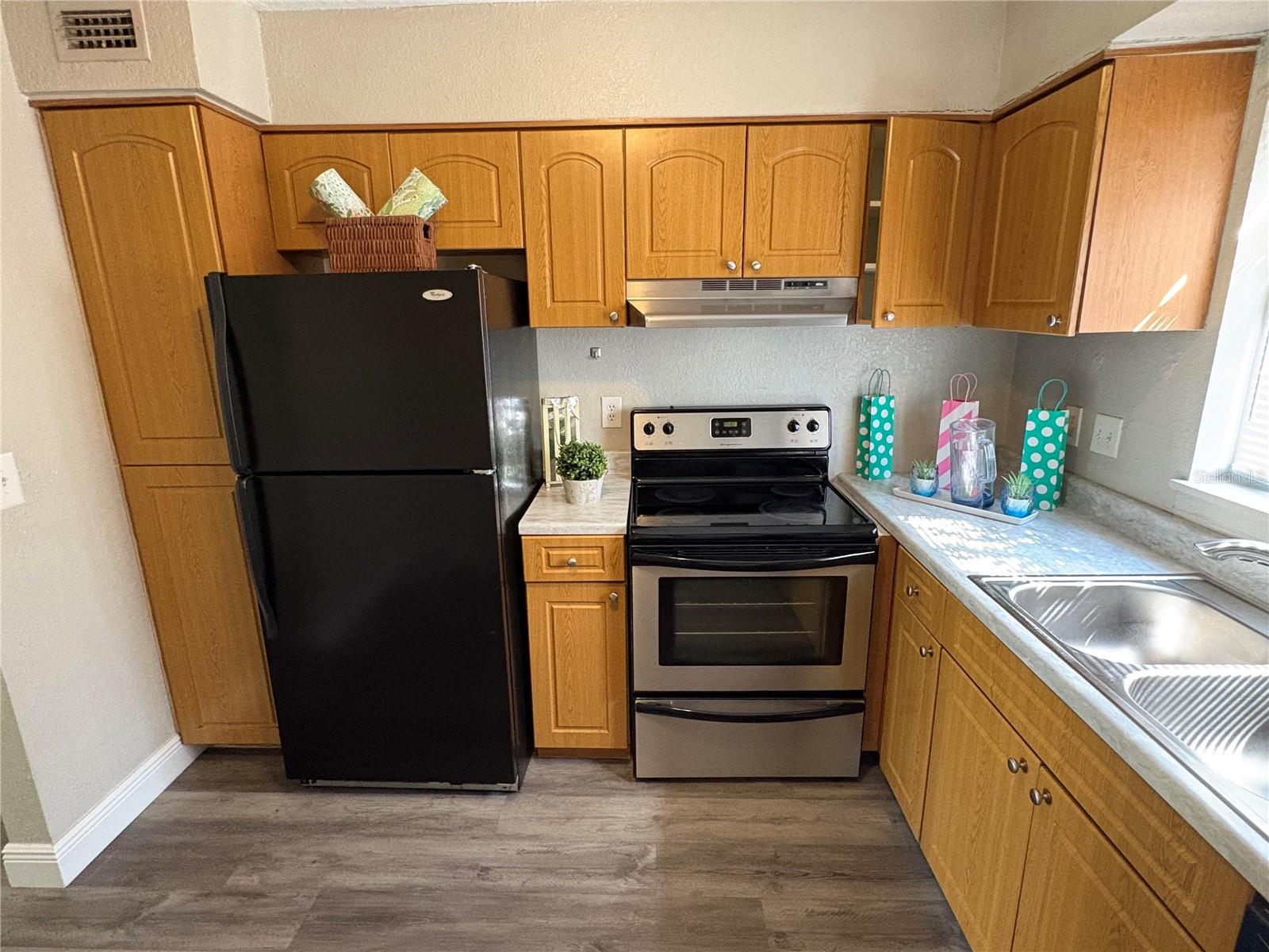 AVALON CONDO - Residential