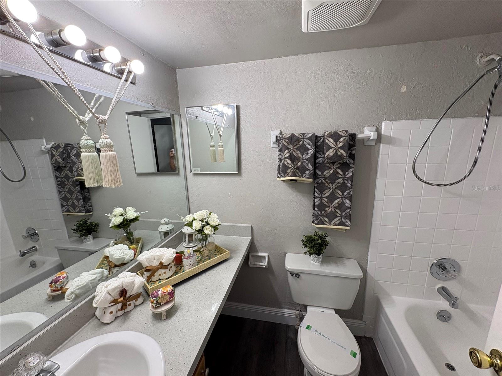 AVALON CONDO - Residential