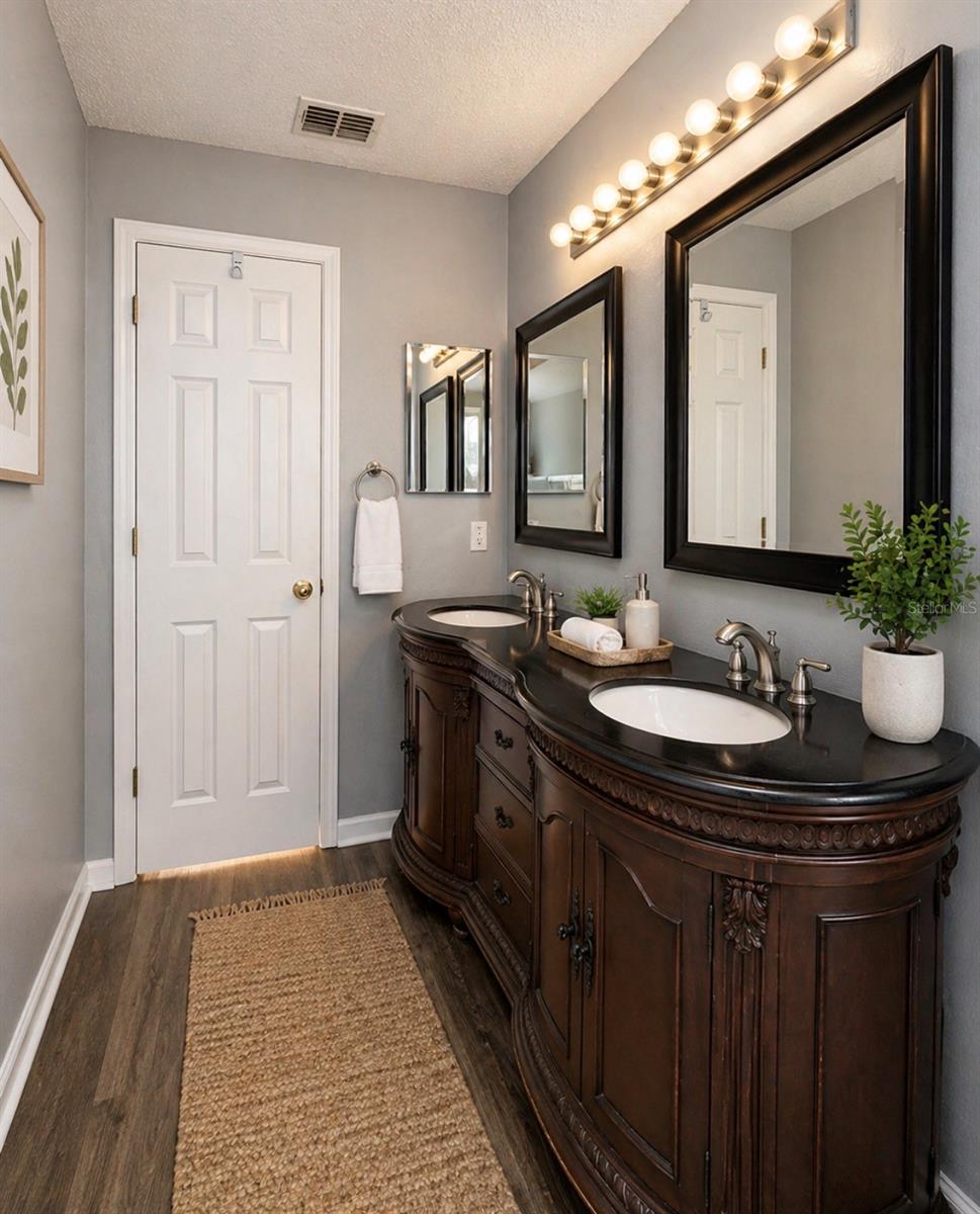 GROVELAND LAKE DOT LANDING SUB - Residential