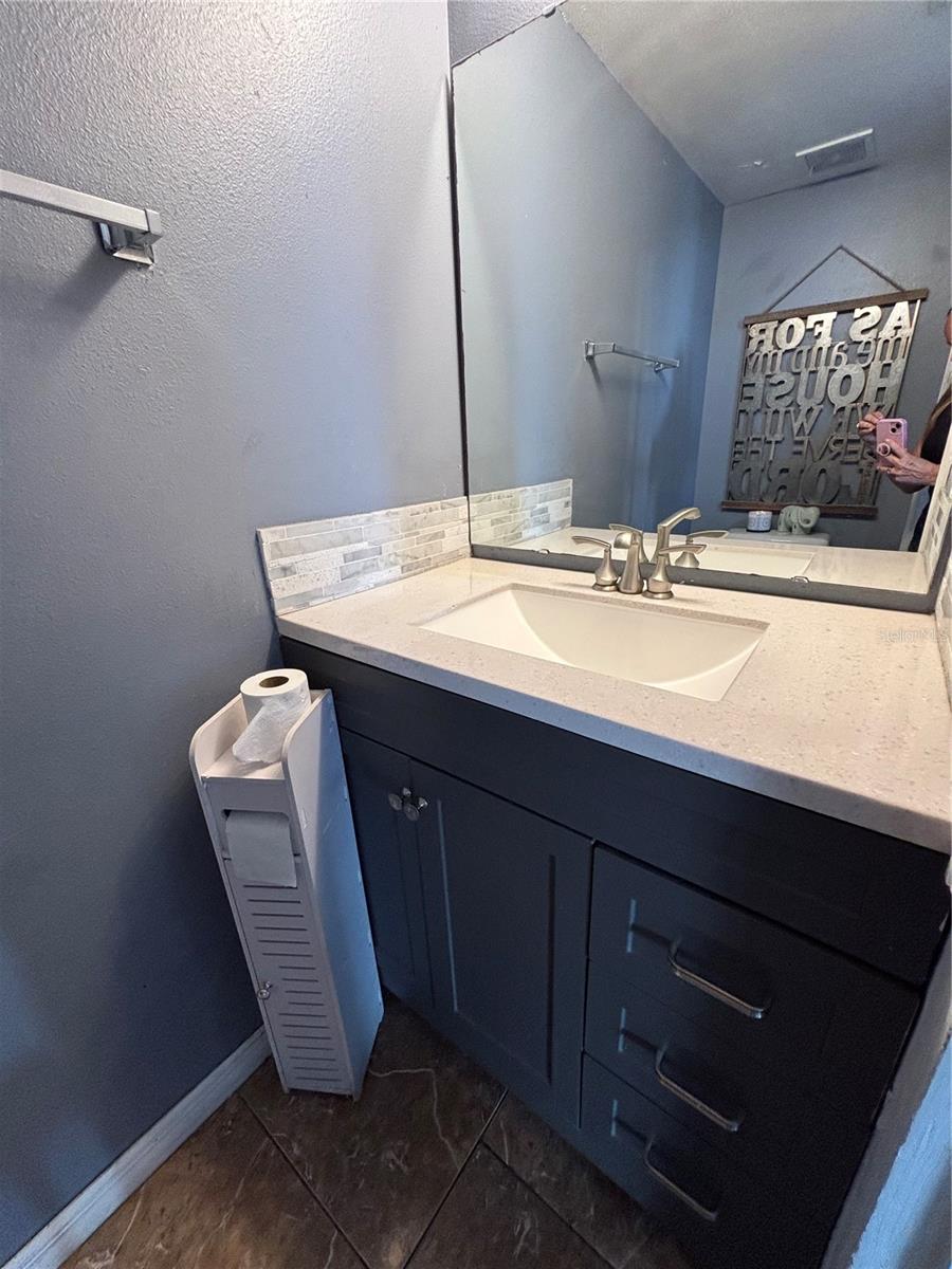 GROVELAND LAKE DOT LANDING SUB - Residential