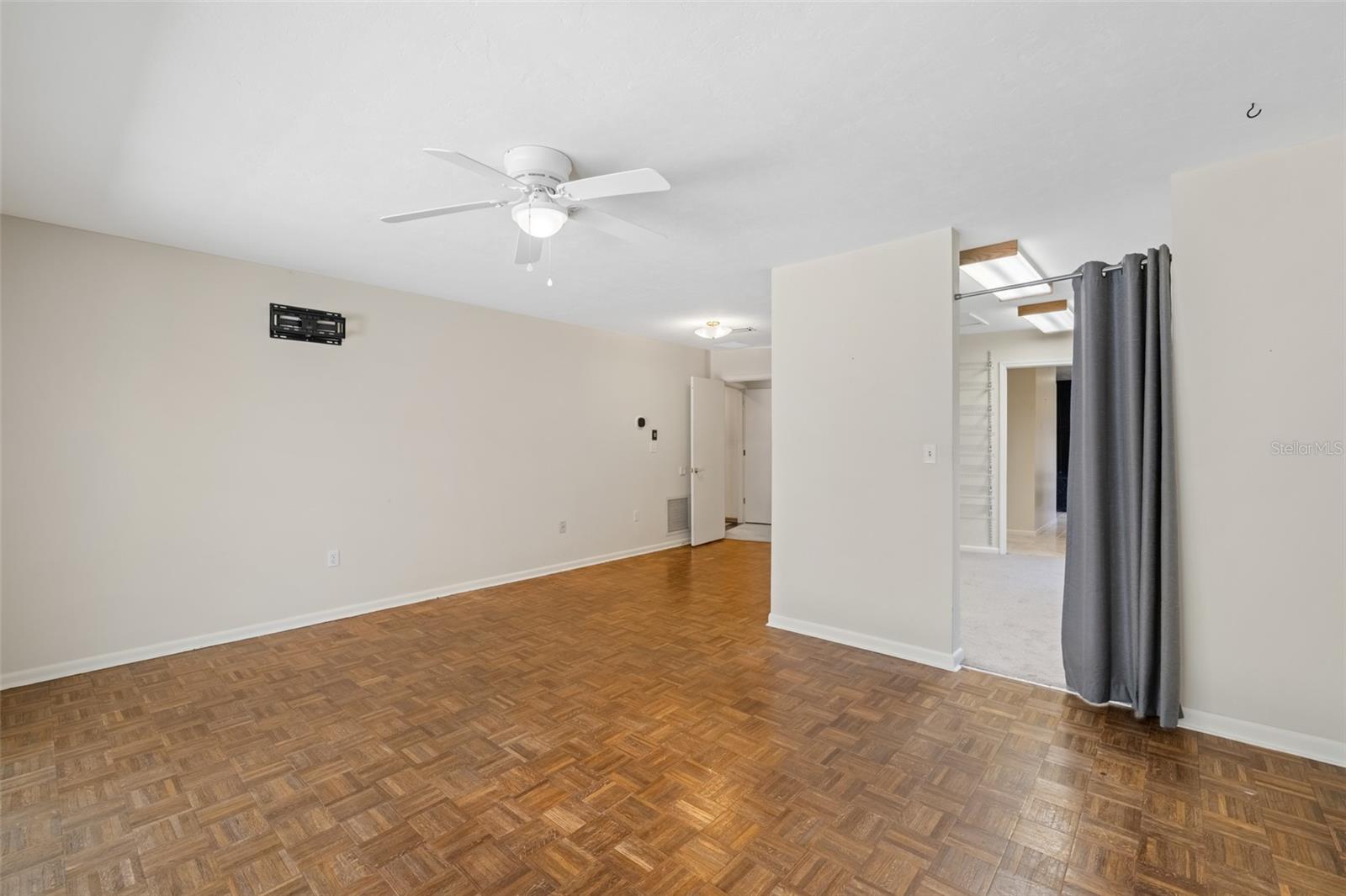 RAINTREE - Residential