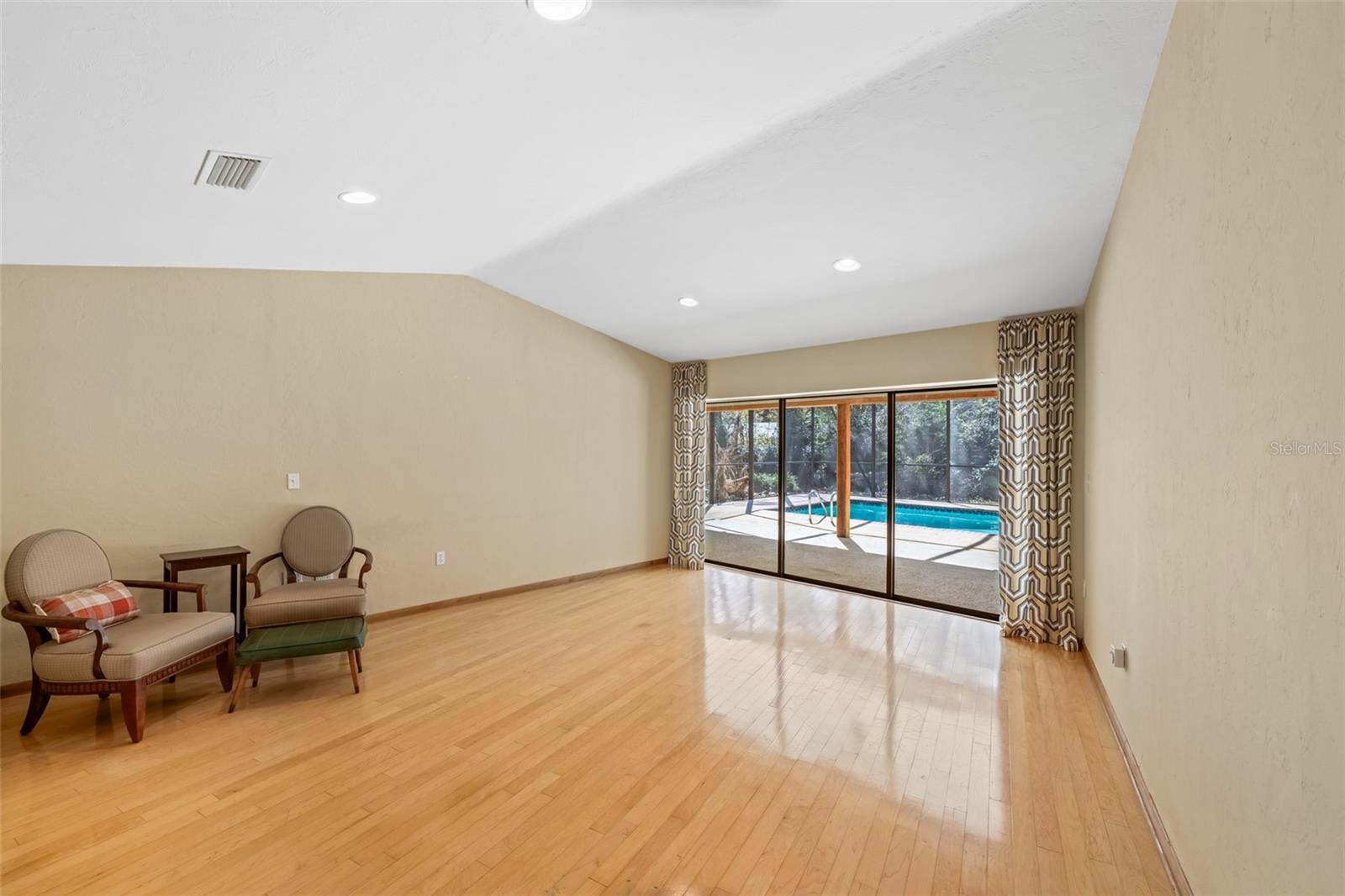 RAINTREE - Residential