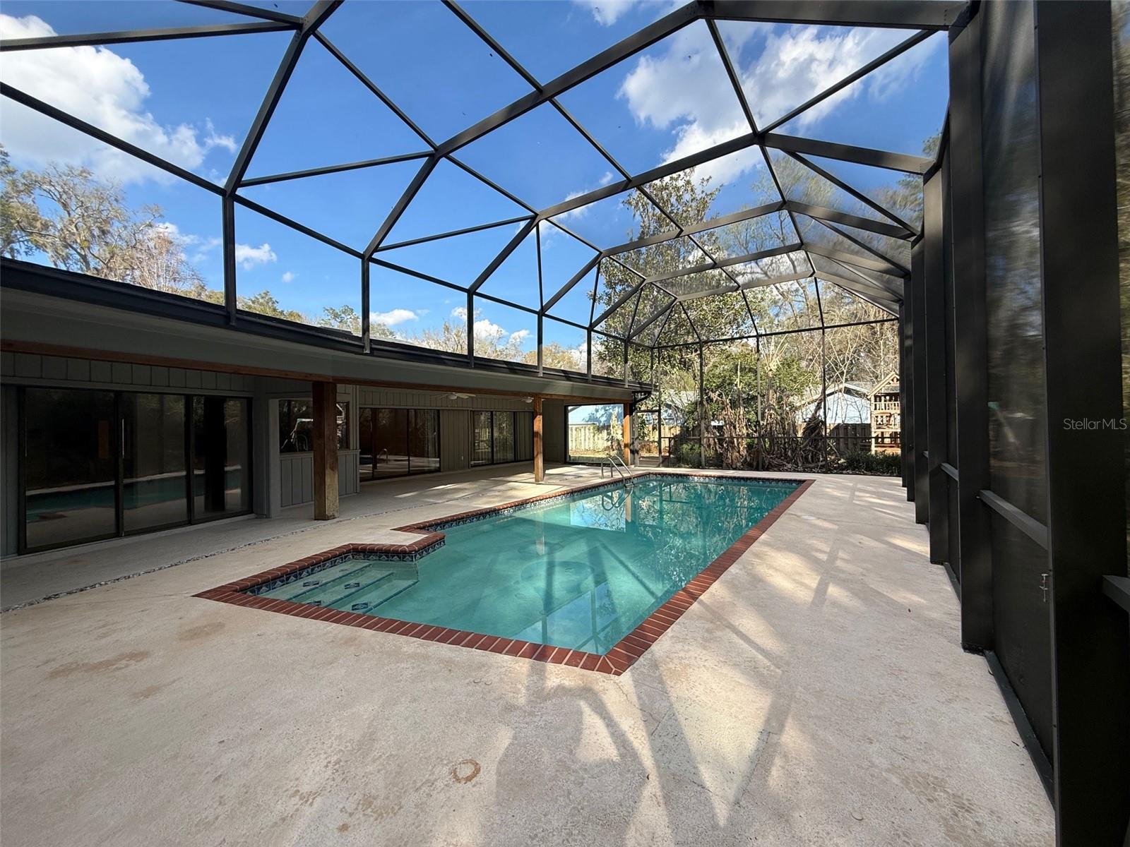 RAINTREE - Residential