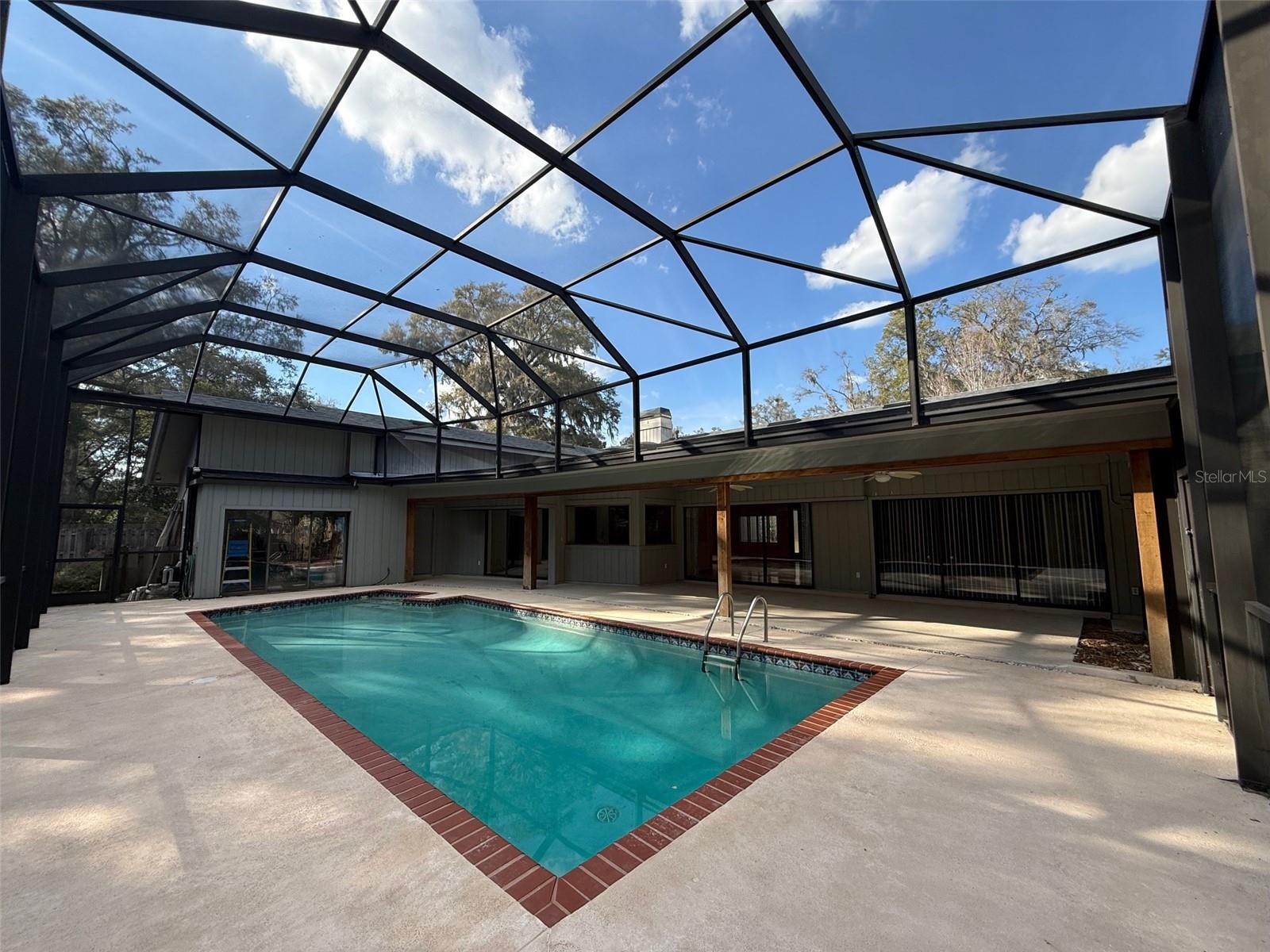 RAINTREE - Residential