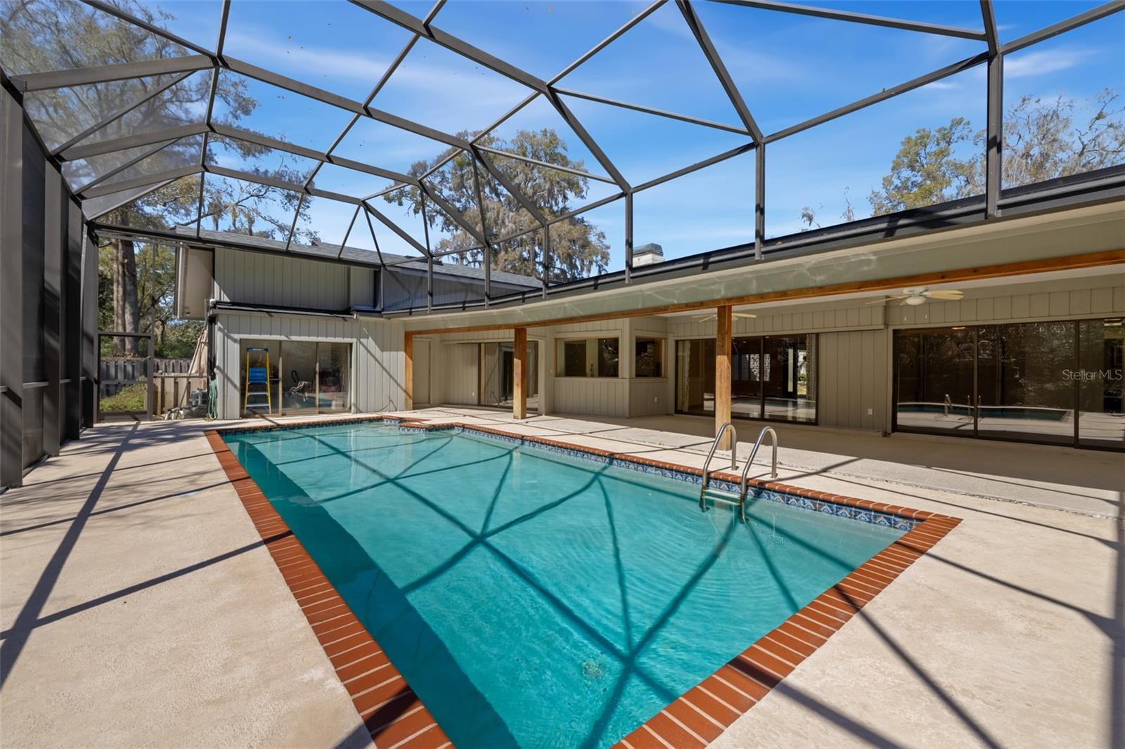 RAINTREE - Residential