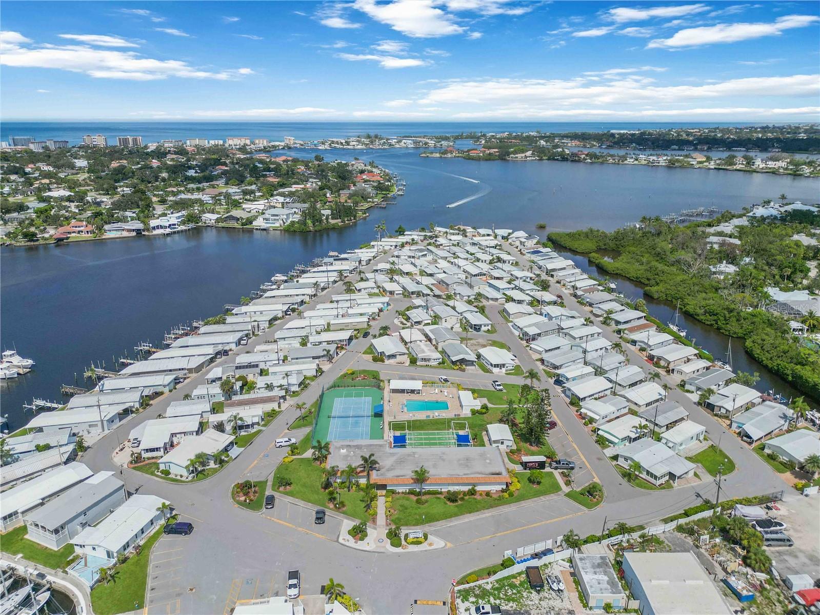 HARBOR LIGHTS MHP CO-OP - Residential