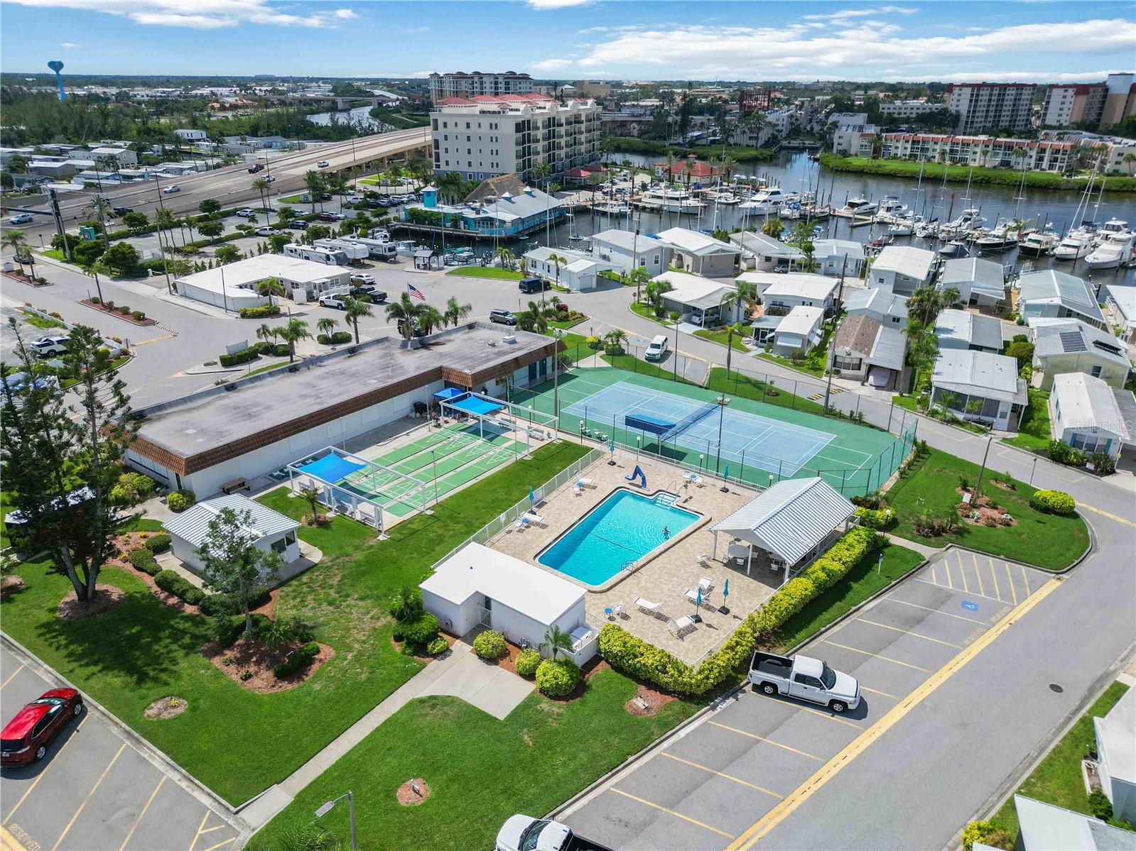 HARBOR LIGHTS MHP CO-OP - Residential