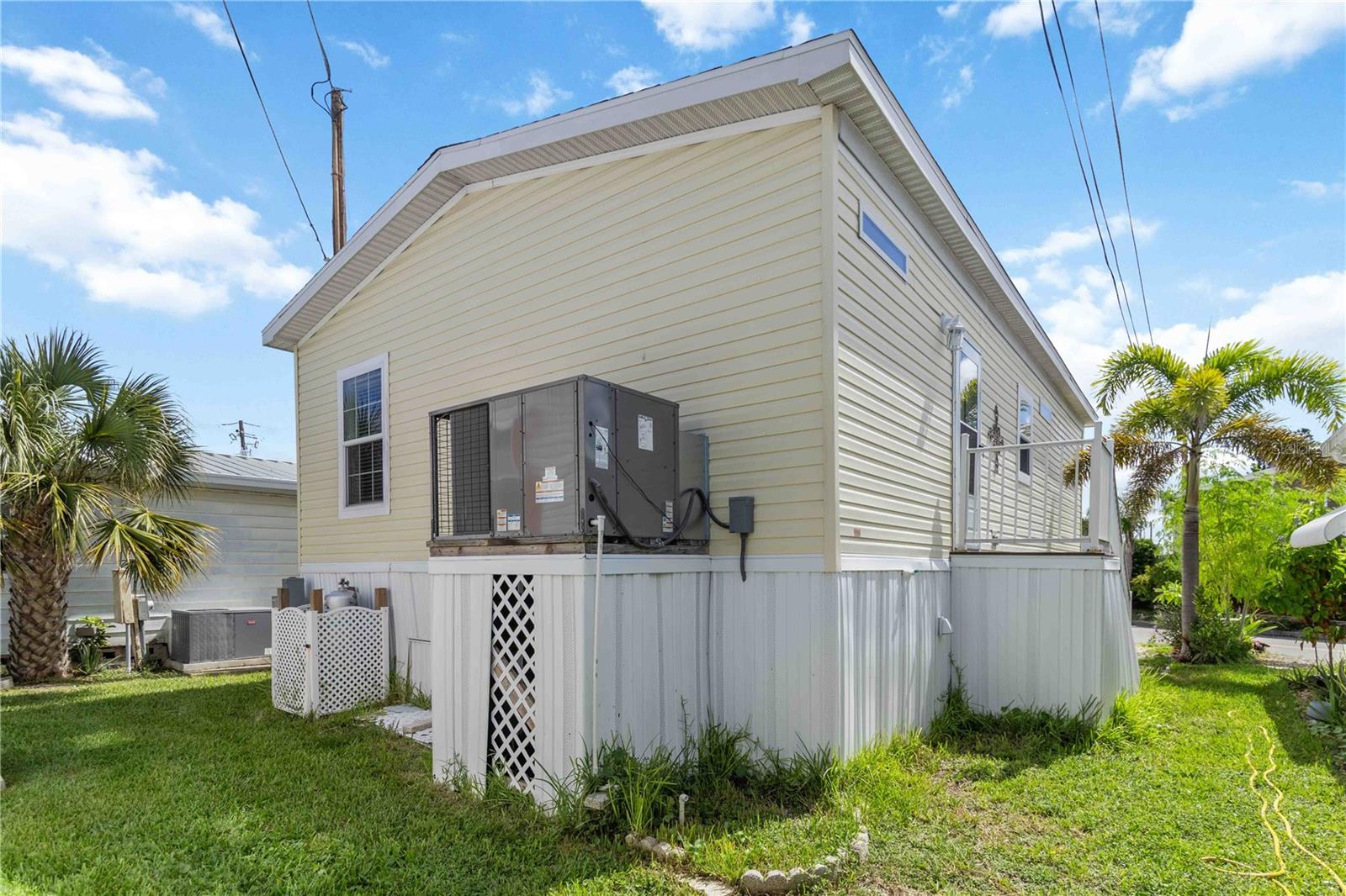 HARBOR LIGHTS MHP CO-OP - Residential