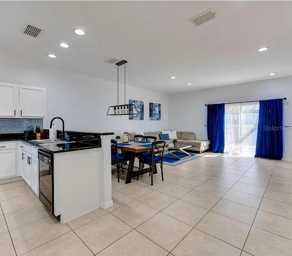 ENCANTADA PH 2 - Residential Lease