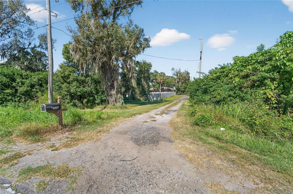 Photo of 332 Holloway Road, Plant City, FL 33567 (MLS # TB8443738)