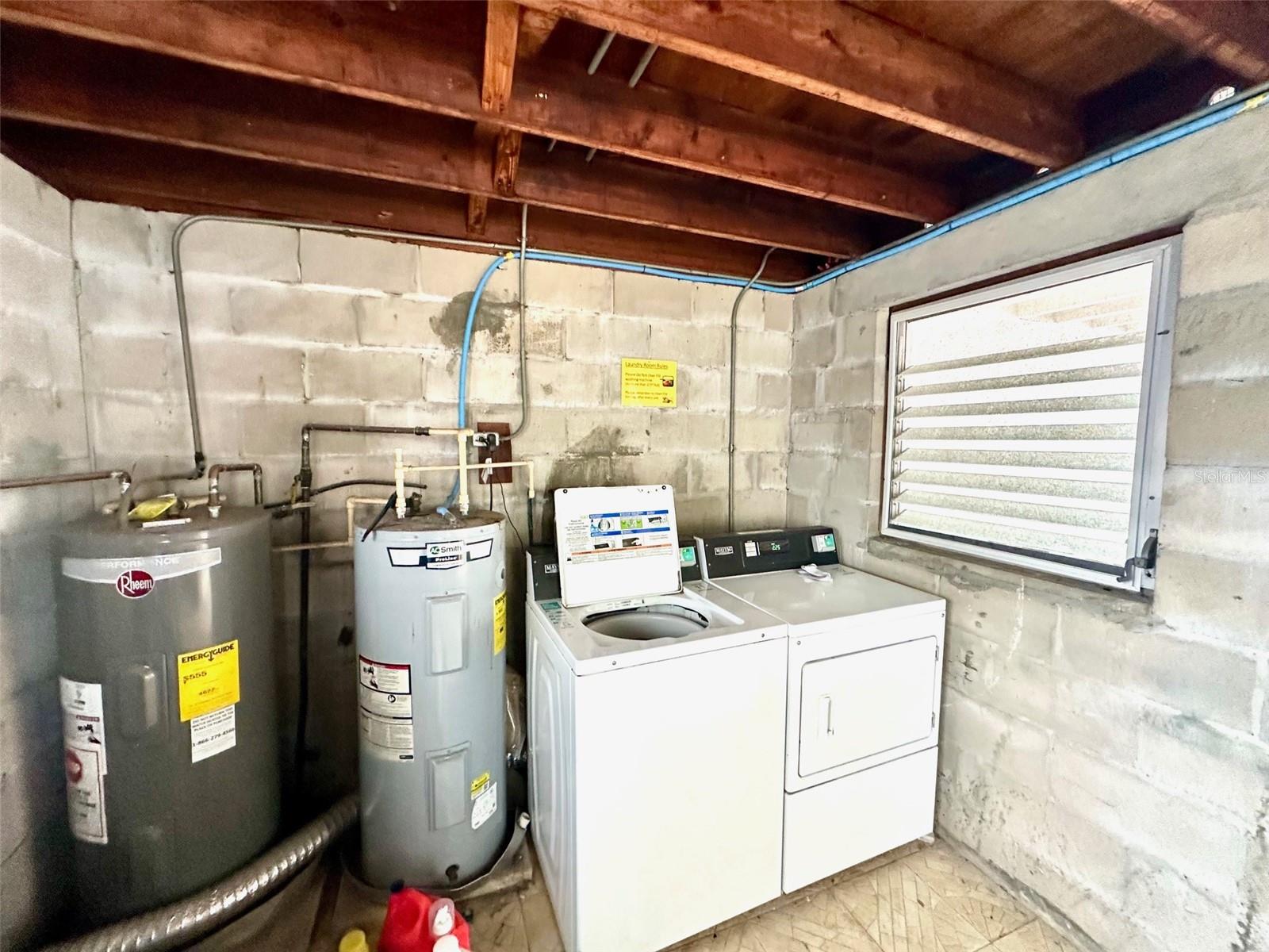 LAJOLLA - Residential Lease