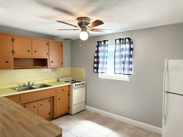 LAJOLLA - Residential Lease