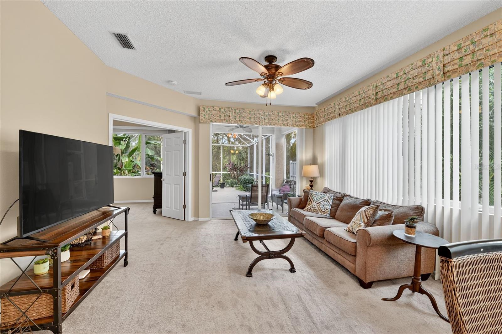 ROSEDALE 8 WESTBURY LAKES - Residential Lease