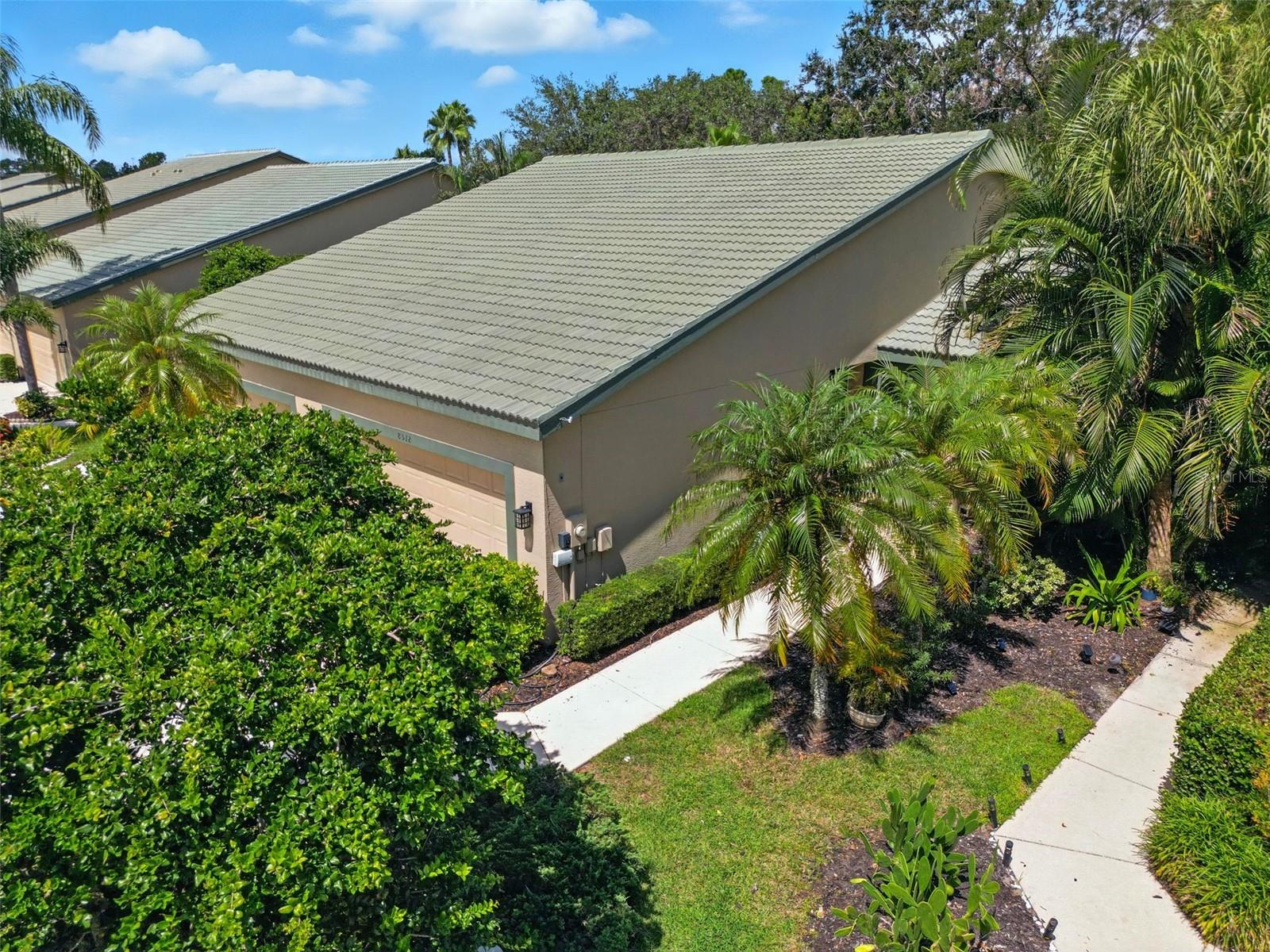 ROSEDALE 8 WESTBURY LAKES - Residential Lease