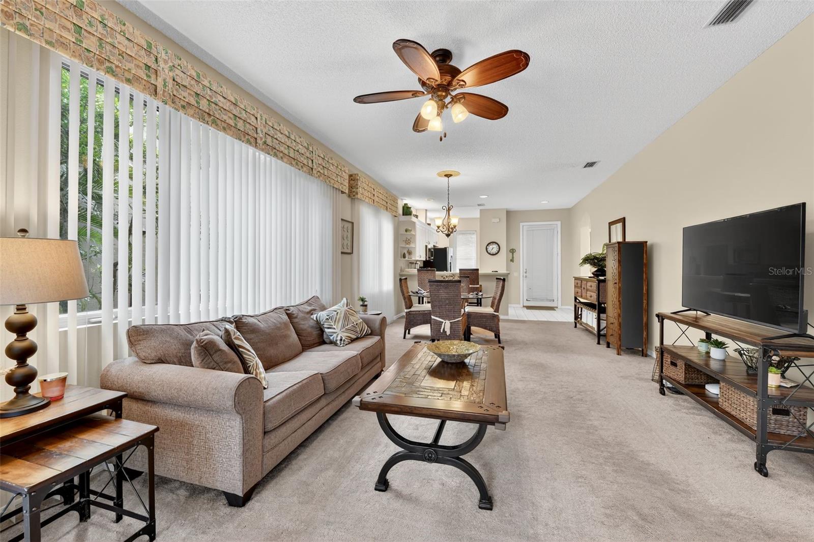 ROSEDALE 8 WESTBURY LAKES - Residential Lease