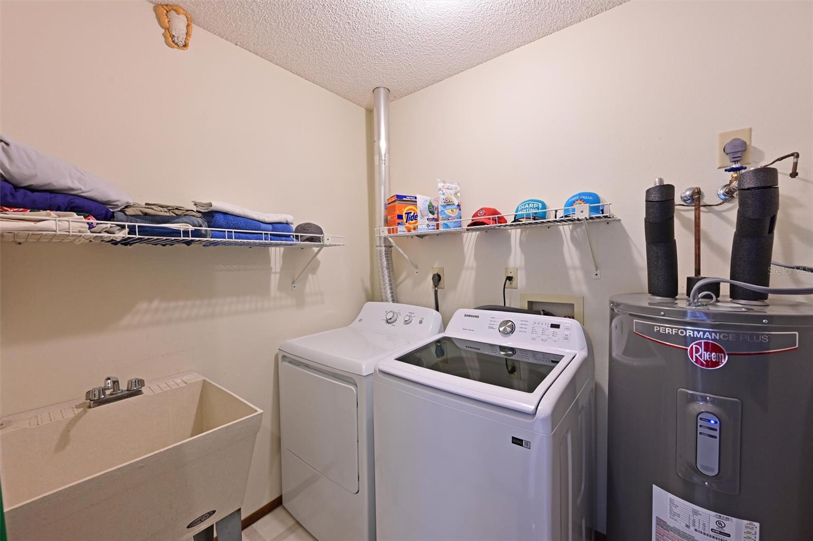 KNOLLWOOD - Residential