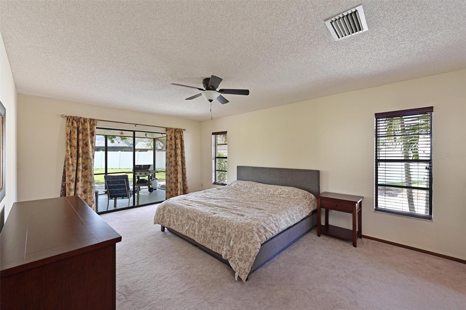 KNOLLWOOD - Residential