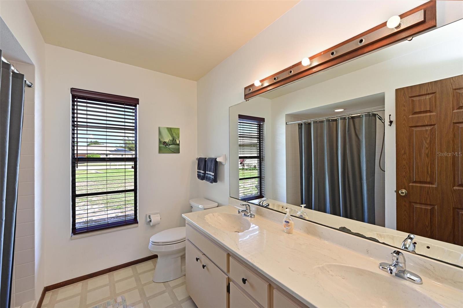 KNOLLWOOD - Residential