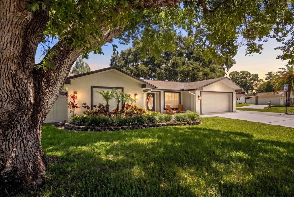 Photo of 3046 Oak Cove Drive, Clearwater, FL 33759 (MLS # TB8517326)