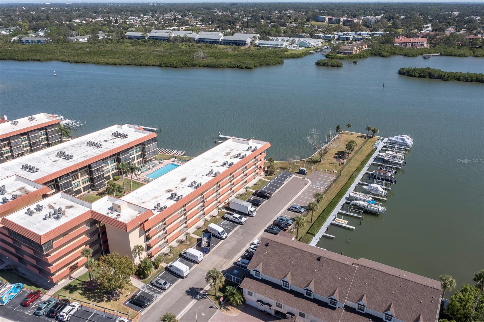 BAY MARINER THE CONDO - Residential