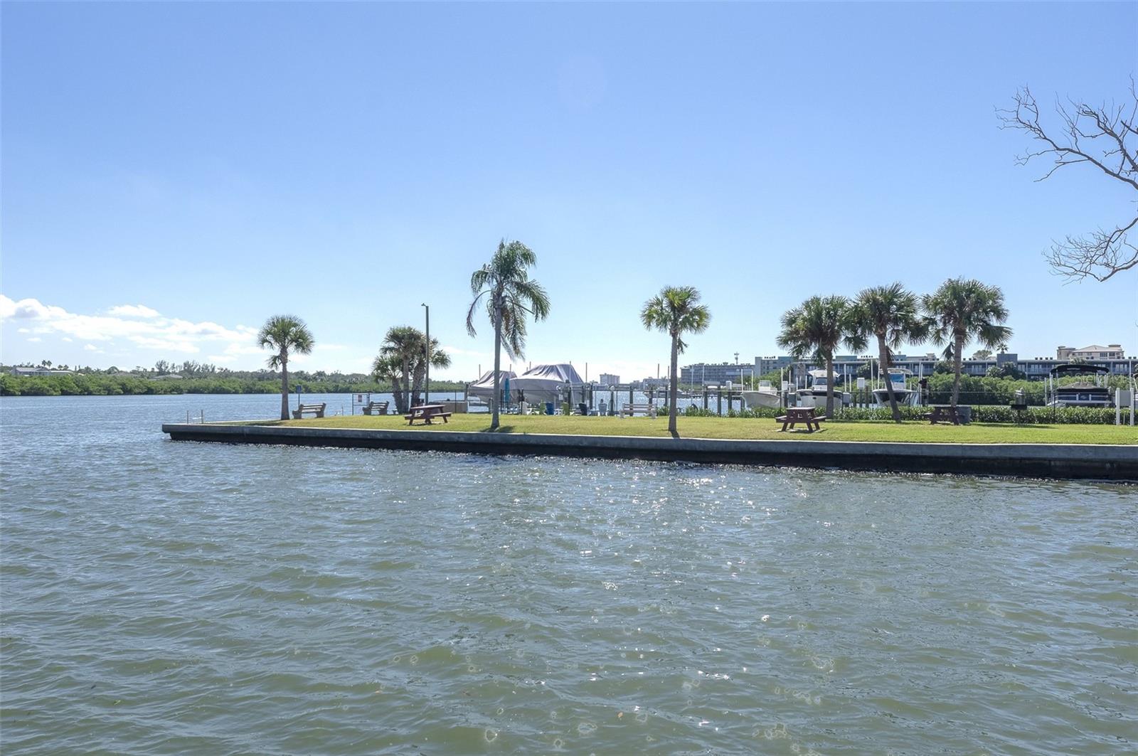 BAY MARINER THE CONDO - Residential