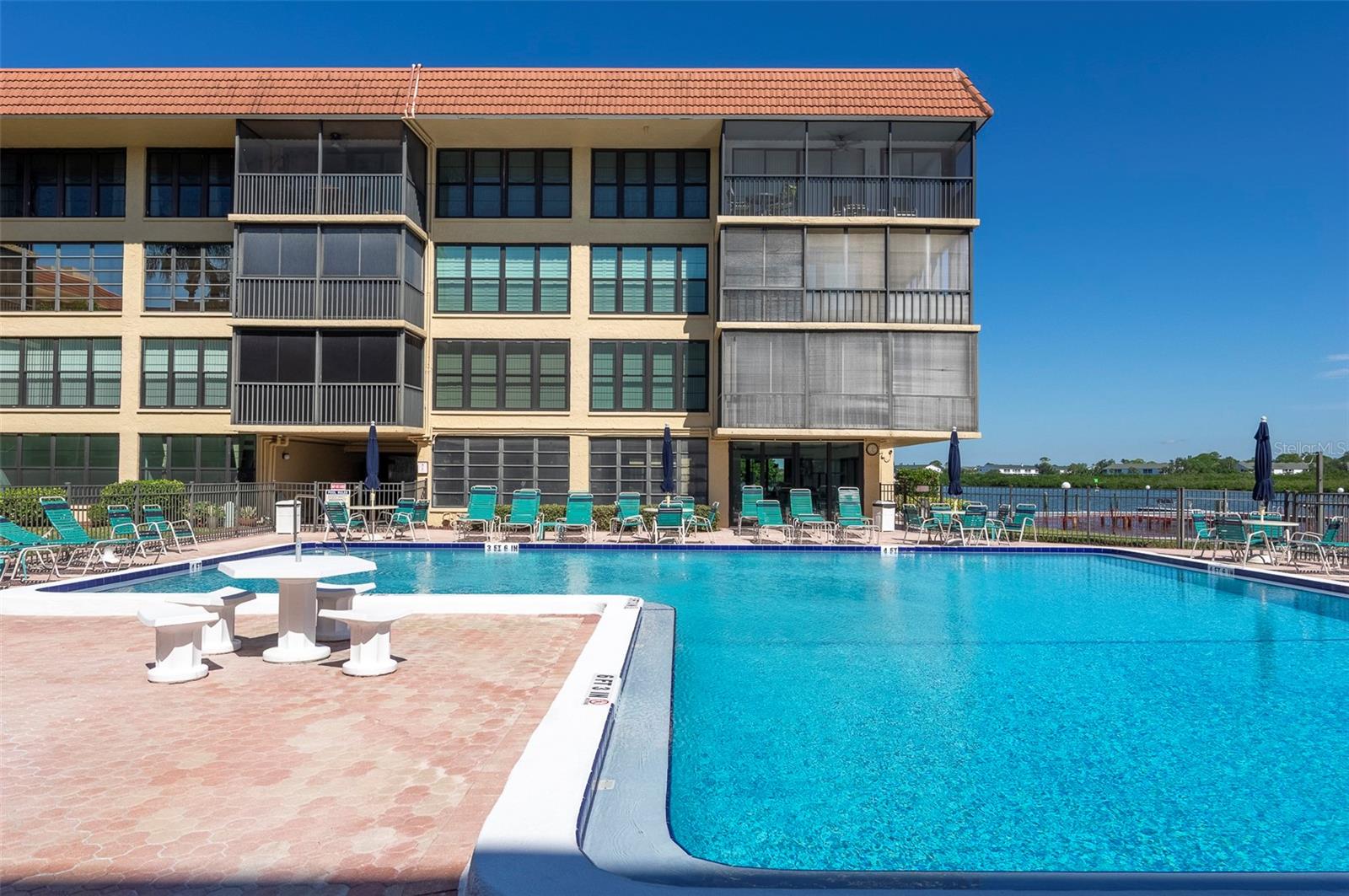 BAY MARINER THE CONDO - Residential