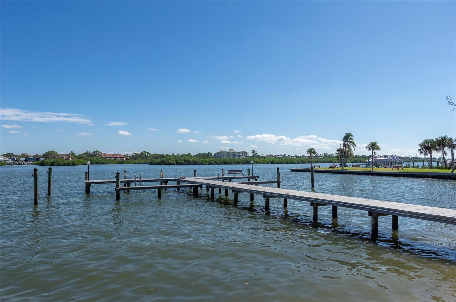 BAY MARINER THE CONDO - Residential