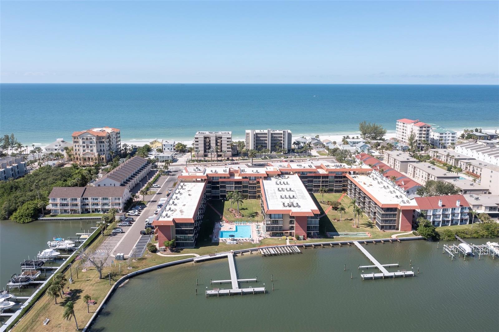 BAY MARINER THE CONDO - Residential