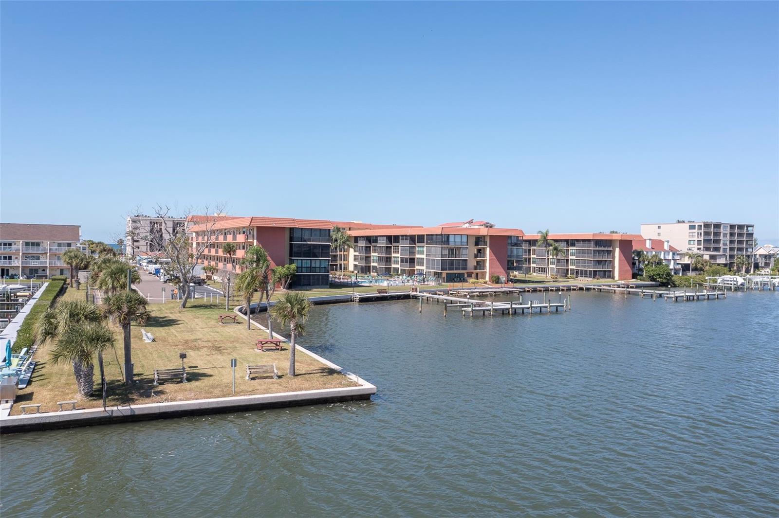 BAY MARINER THE CONDO - Residential