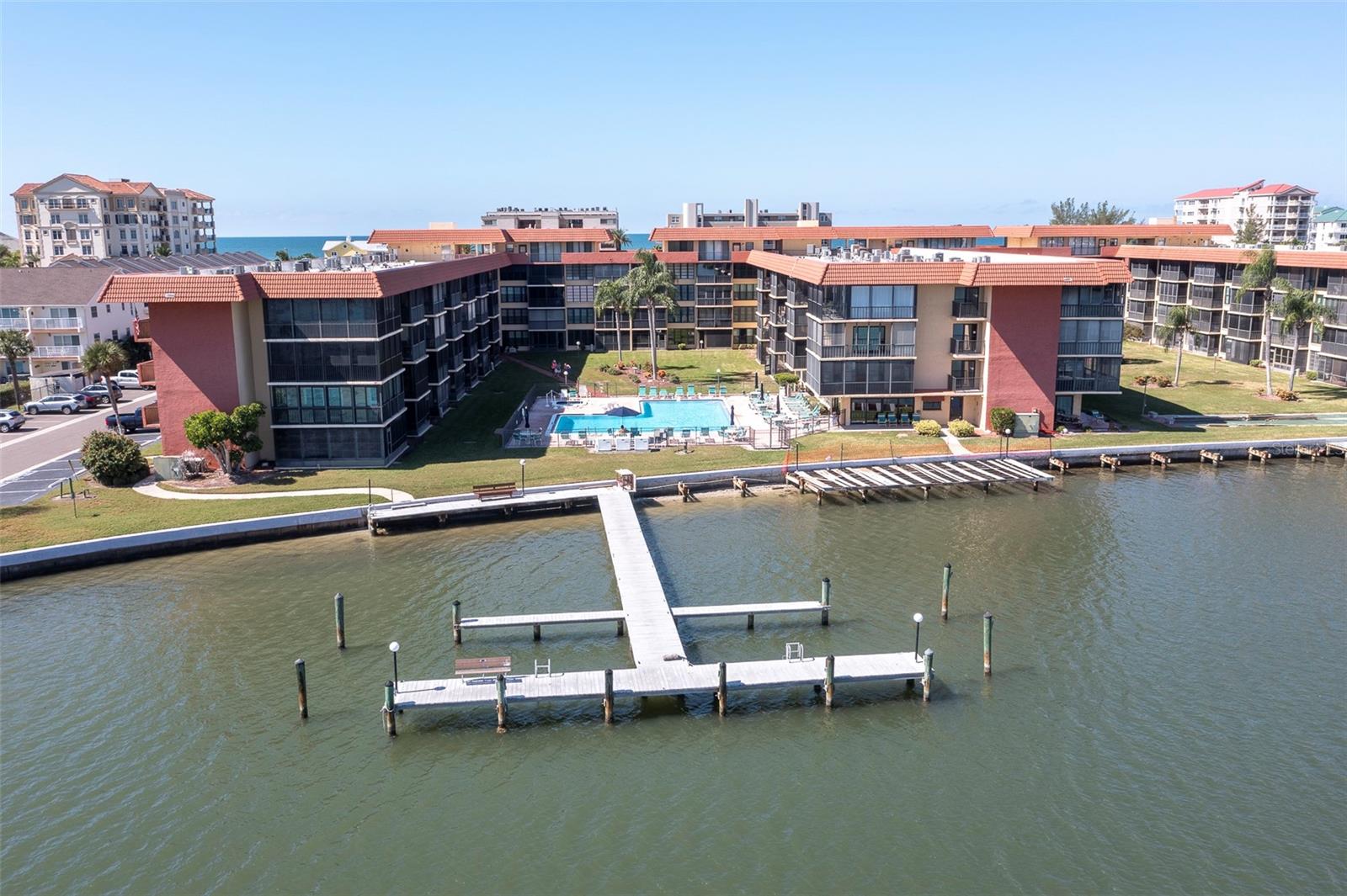 BAY MARINER THE CONDO - Residential