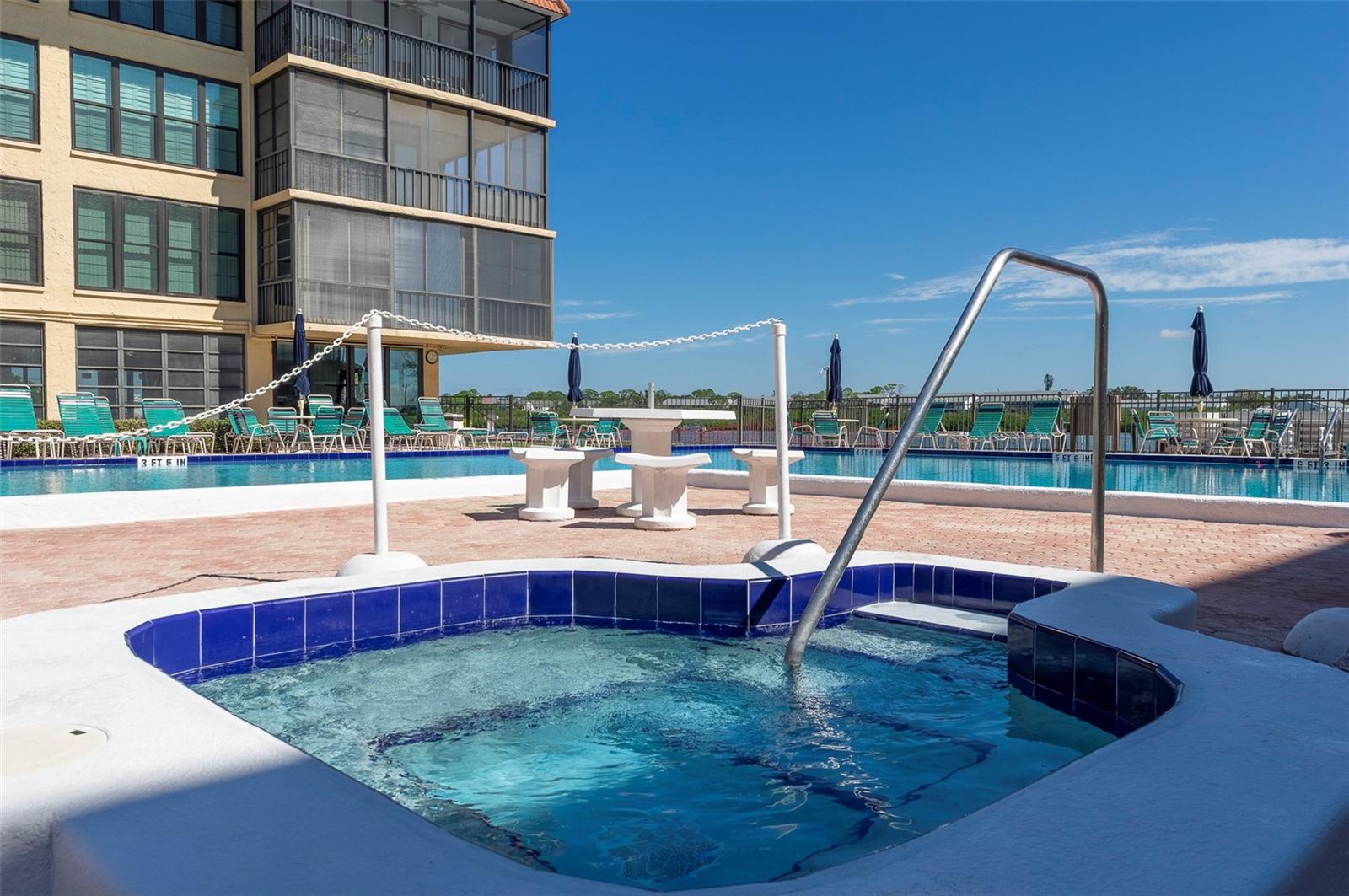 BAY MARINER THE CONDO - Residential