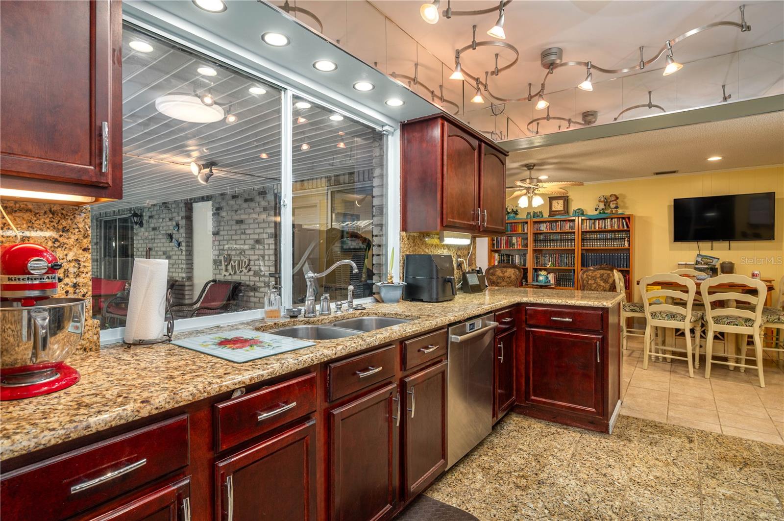 VALENCIAWOOD HILLS - Residential