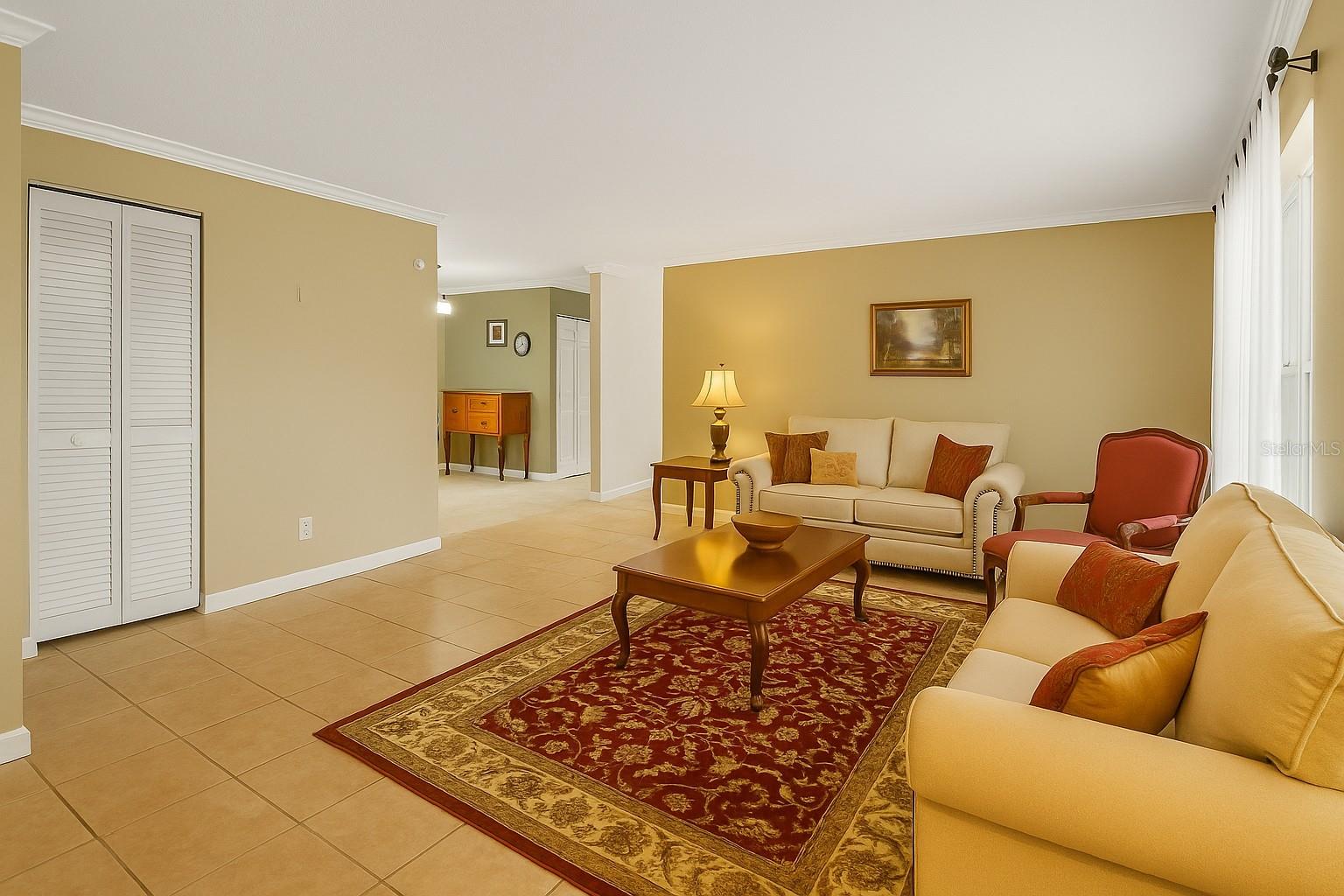 2035 VALENCIA CIRCLE